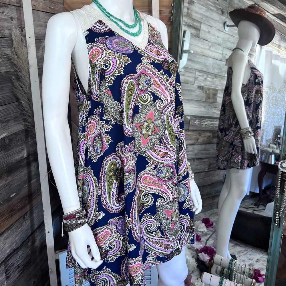 Umgee Floral Dress with Crocheted Open Back Neck Line and Pockets 💗👗